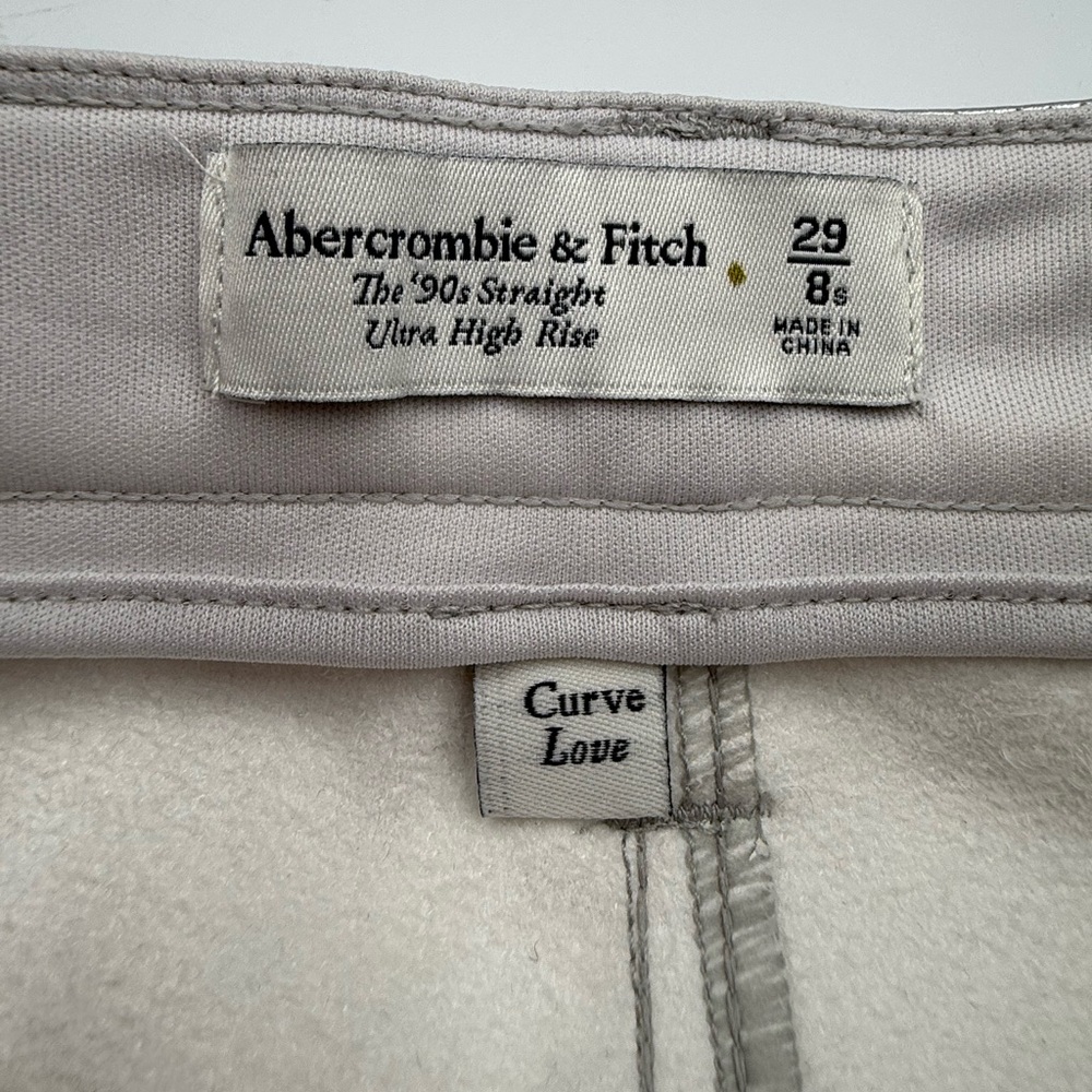 Abercrombie & Fitch Curve Love 90's Straight Ultra High Rise Jeans - Picture 7 of 10